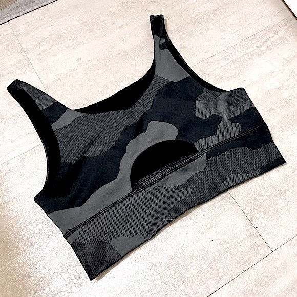 AERIE (NWOT) โข Offline Camo Sports Bra with Back Cutout โข Size Medium - Picture 5 of 11